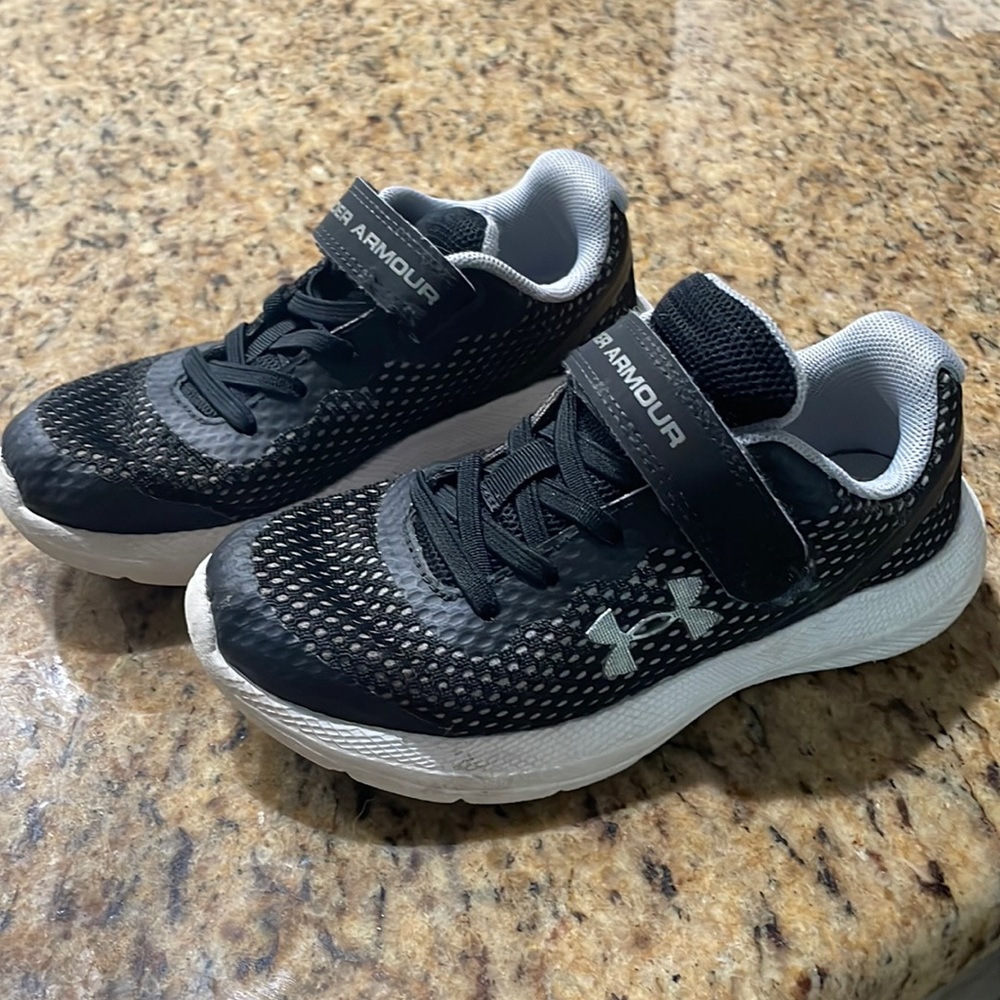 Under Armour Boys shoes
